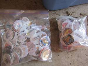 lot 163 image: FULL SET OF BBQ ASSOCIATION PIN BACK BUTTONS  2 BAGS