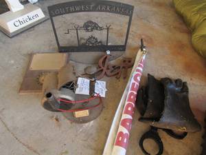 lot 224 image: Southern ARK, BBQ signs, Bonner plaque Core BBQ grill