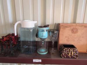 lot 232 image: L wire glass new, vase, water art, wire glass with straw