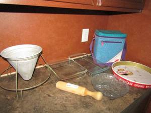 lot 114 image: Rolling pin,2 Pyrex baking dishes 3 tier divided platter Falstaff tin plate lunch bag