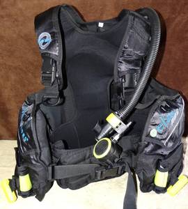 lot 5 image: AQUA LUNG ELAN RDS Weight Integrated BCD with Rear Trim Wt-Size L - WITH US DIVERS SECOND STAGE - TESTED HOLDS AIR $$$