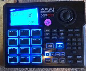lot 16 image: Akai XR20 Beat Production Station Drum Machine - TESTEDWORKS