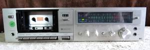 lot 45 image: VINTAGE Realistic SCT-31 3 Head Cassette Deck
