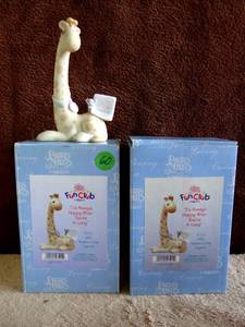 lot 60 image: PRECIOUS MOMENTS FC011  GIRAFFE- HAPPY WHEN YOURE A-LONG wBOX-2001 (X2)