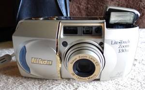 lot 86 image: Nikon Lite Touch Zoom 130 ED QD AF 35mm Point & Shoot Film Camera wCase - $$$