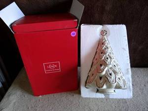 lot 106 image: Lenox Florentine And Pearl Jeweled Lighted Musical Tree #851330 wBox - UNUSED $$$