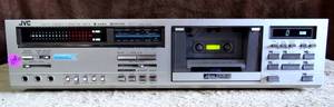 lot 109 image: VINTAGE JVC DD-9 Cassette Deck