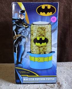 lot 112 image: NIB DC Comics TM Batman Mini Stir Popcorn Maker Popper