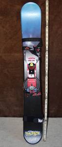 lot 116 image: LINE SNOW SKIS & FREEFLEX BINDINGS AS SHOWN