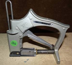 lot 126 image: Red Devil 1601 Dp1 Glazing Point Driver W Diamond Glazier Points 020610