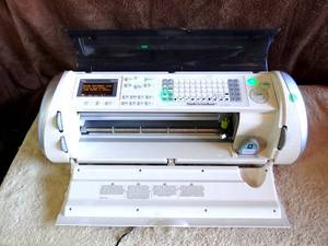 lot 153 image: Cricut Expression Provo Craft 24 Personal Electronic Cutter Machine CREX001
