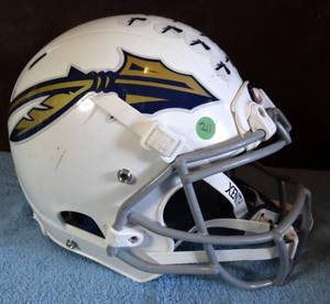 lot 211 image: Xenith  Adult Football Helmet - WHITE