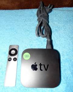 lot 232 image: Apple TV (3rd Generation) HD Media Streamer - A1469.-- Bundle - Fully Functional