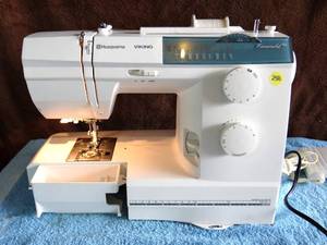 lot 258 image: BIG $$$ ITEM - Husqvarna Viking Emerald 118 Sewing Machine wFoot Pedal - CHECK COMPS
