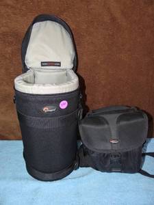 lot 281 image: LOWEPRO CAMERA BAG AND LENS BAG - EXCELLENT CONDITION