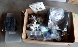 lot 20 image: ASSORTMENT OF SWITCHPLATES, BOXES & FUSE