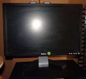 lot 44 image: Dell E207WFPC 20 Widescreen LCD Flat Panel Monitor VGADVI