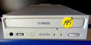 lot 195 image: YAMAHA 8X 4X 24X READWRITE COMPACT DISK