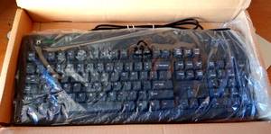 lot 206 image: Vintage Gateway PC Computer Keyboard Model G9900H New in Open Box $$