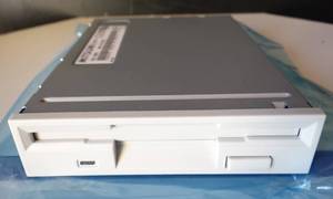lot 210 image: Mitsumi 3.5 Hard Disk Floppy Drive Retro PC D359M30 - UNUSED