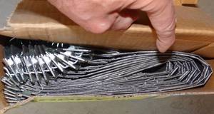 lot 265 image: CADDY (10BX) NIB Erico Caddy CAT425 Adjustable Catagory 5 Cable hanger system (MORE THAN 10 IN THIS LOT)