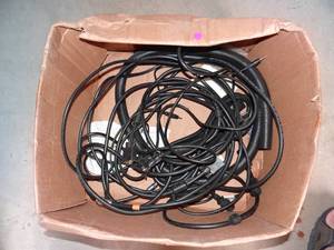 lot 271 image: BOX OF MONITOR CABLE AS SHOWN