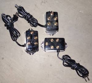 lot 304 image: Recoton 4-Way 10db UHFVHFFM Signal Amplifier (x3)