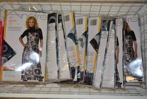 lot 256 image: Andre Silky Polyester Print Aprons Extra Long, 13 Total
