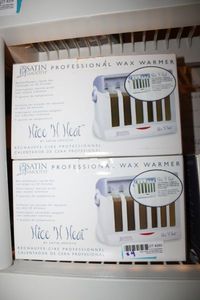 lot 280 image: Satin Smooth Wax Warmer, 4 Total