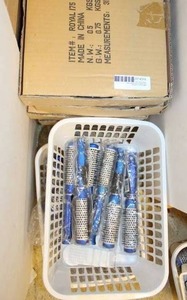 lot 318 image: Royal Round Brushes