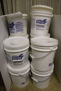 lot 517 image: Brush Delite Buckets with Inner Tray for Cleaning Brushes, Combs and Perm Rods