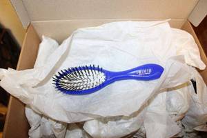 lot 449 image: 4 Box Mix of isinis and Spornette Brushes