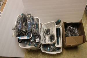 lot 515 image: Scalpmaster, Royal and More Brushes