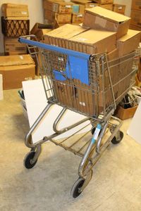 lot 510 image: Shopping Cart CONTENTS NOT INCLUDED