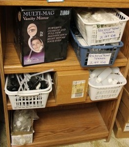 lot 536 image: Multi-Mag Vanity Mirror, Personal Travel Sprayers, Bottle Pump Tops and More
