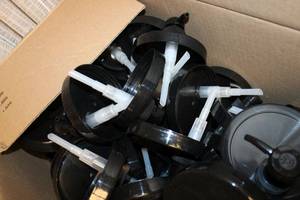 lot 537 image: Hair Shampoo Pump Lids, 5 Boxes