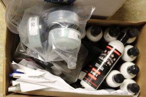 lot 539 image: Shampoo 2-in-1 Conditioner, Wave Gel, and 2 Boxes of Hoods darkens gray hair gradually