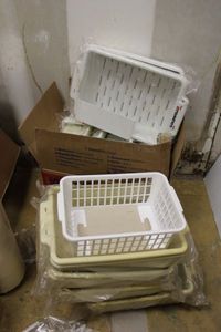 lot 808 image: Goldwell Soaking Trays