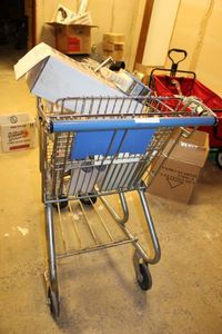 lot 814 image: Shopping Cart and Contents