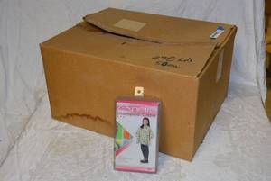 lot 607 image: Andre Shampoo Capes Kids #290, 1 Box