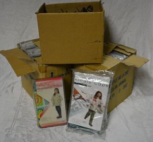 lot 608 image: Andre Shampoo Capes Kids #290, 2 Boxes