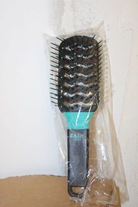 lot 486 image: Jade Brushes