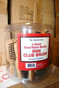 lot 495 image: 2 Tubs 2-Sided Mini Club Brushes