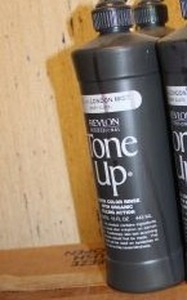 lot 740 image: Revlon Tone-Up London Mist, 1 Box of 12