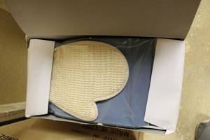 lot 949 image: Hand Bath Mitts, 3 Boxes of 12