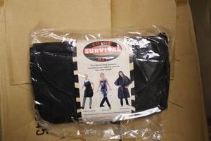 lot 952 image: Color Survival Kit, 1 Box