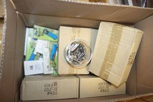 lot 975 image: Toenail Clippers with Clippings Catcher, 5 Dozen