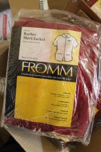 lot 895 image: Fromm Barber Jackets Cranberry, 1 Box