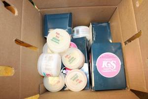 lot 672 image: Hair Polisher Ice Pomade, Lamaur Instant Conditioner & Sets