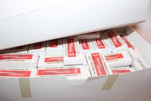 lot 703 image: 2 Boxes of Hercules Long Blades